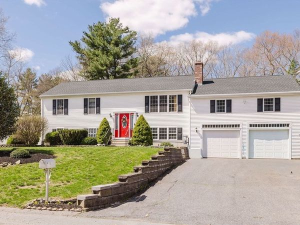 38 Alicia Dr, Taunton, MA 02780