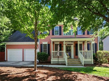 104 N Crabtree Knoll, Chapel Hill, NC 27514
