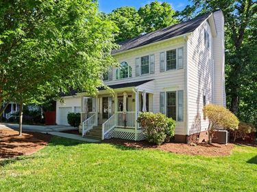 104 N Crabtree Knoll, Chapel Hill, NC 27514