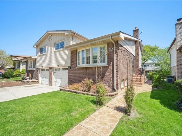 1739 N Windsor Drive , Arlington Heights, IL 60004