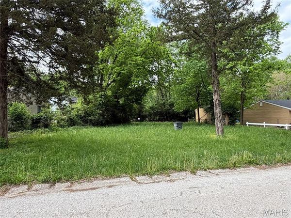 8844 Parkdale Drive , Caseyville, IL 62232