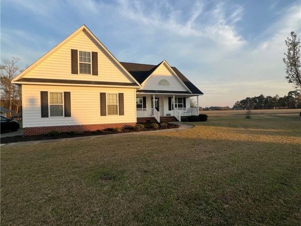 5616 Royal Pines Circle, Wade, NC 28395