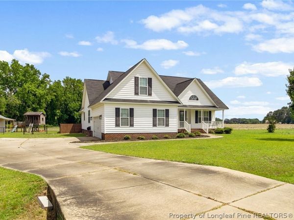 5616 Royal Pines Circle, Wade, NC 28395
