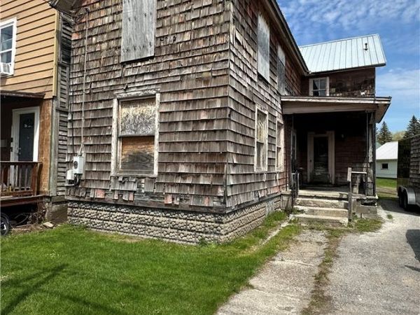 624 W End Avenue , Carthage, NY 13619