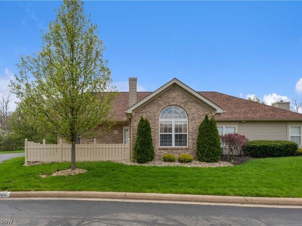 695 E Western Reserve Road , Poland, OH 44514