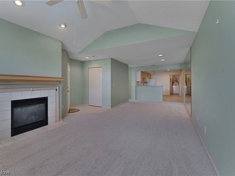 695 E Western Reserve Road, Unit 602, Poland, OH 44514 Photo 10