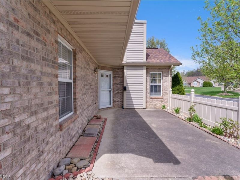 695 E Western Reserve Road, Unit 602, Poland, OH 44514 Photo 3