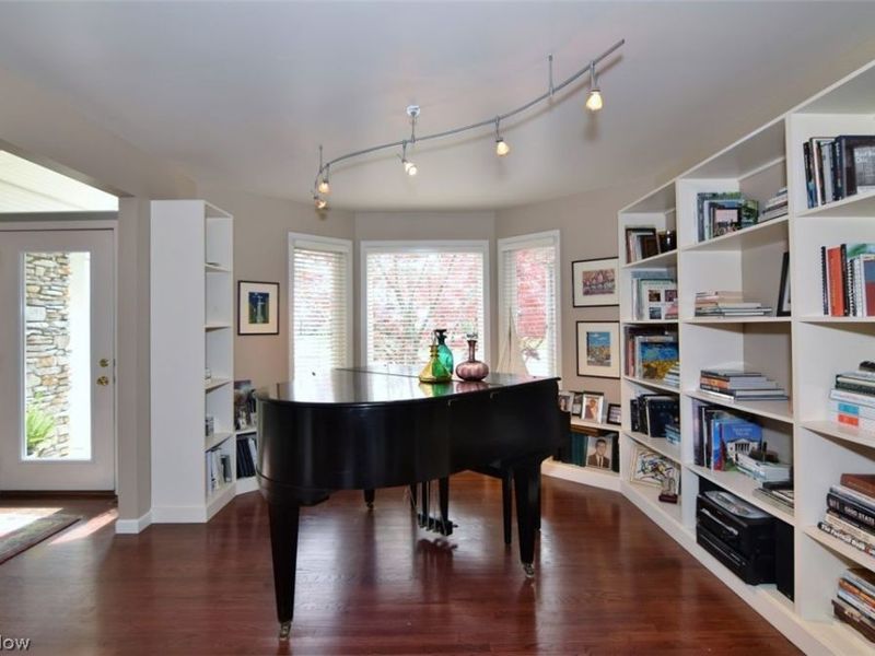 766 Carriage Trail , Northfield, OH 44067 Photo 10