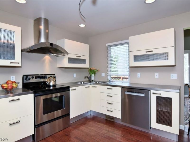 766 Carriage Trail , Northfield, OH 44067 Photo 15