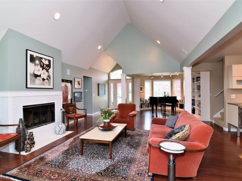 766 Carriage Trail , Northfield, OH 44067 Photo 8