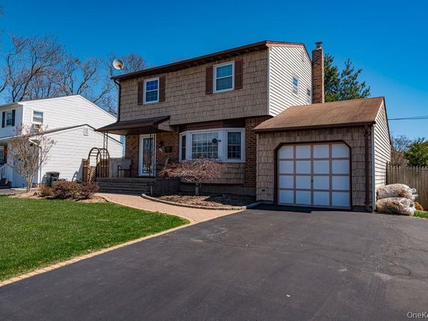 89 Cheltenham Road , West Babylon, NY 11704