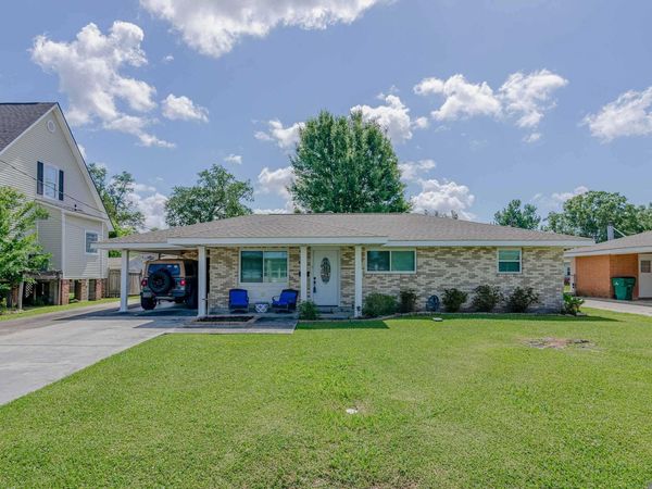 470 Spruce St, Norco, LA 70079