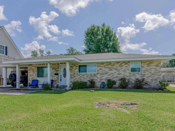 470 Spruce St, Norco, LA 70079