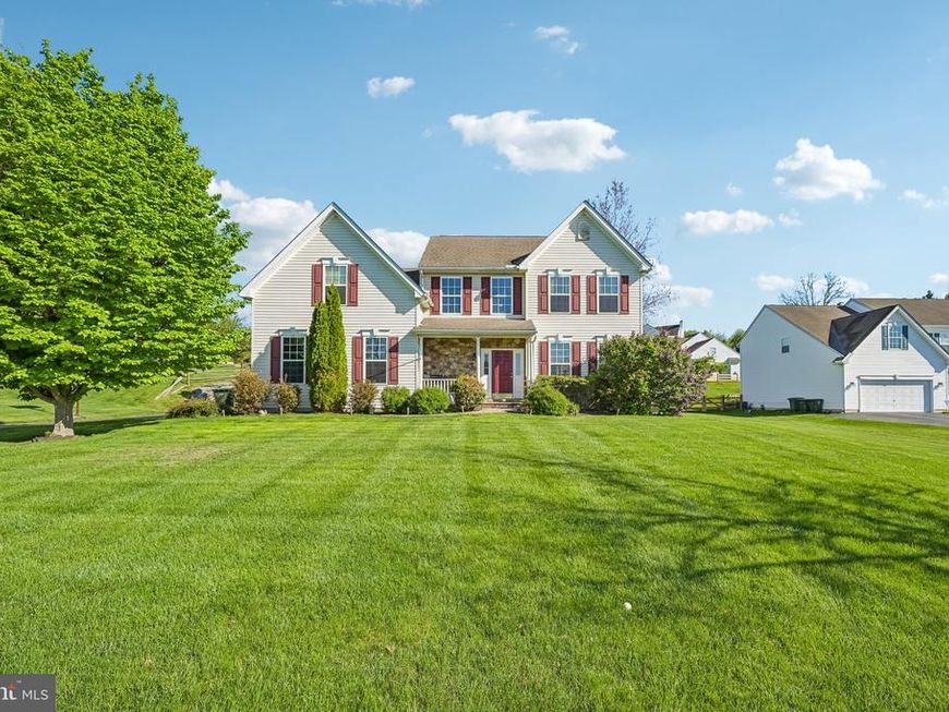 404 Country Edge Circle , Downingtown, PA 19335 Main Photo
