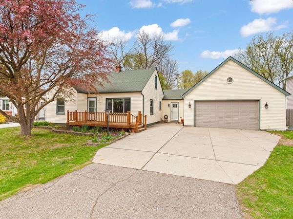 1047 Arthur Drive, Troy, MI 48083