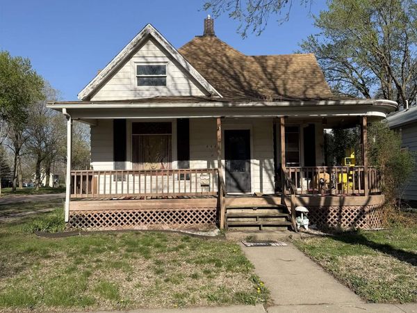 444 Sherman Ave, Cherokee, IA 51012