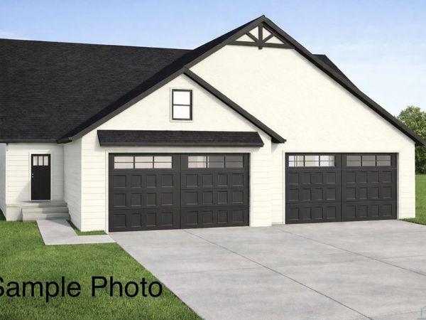 1503 Lincoln Pl SE, Orange City, IA 51041