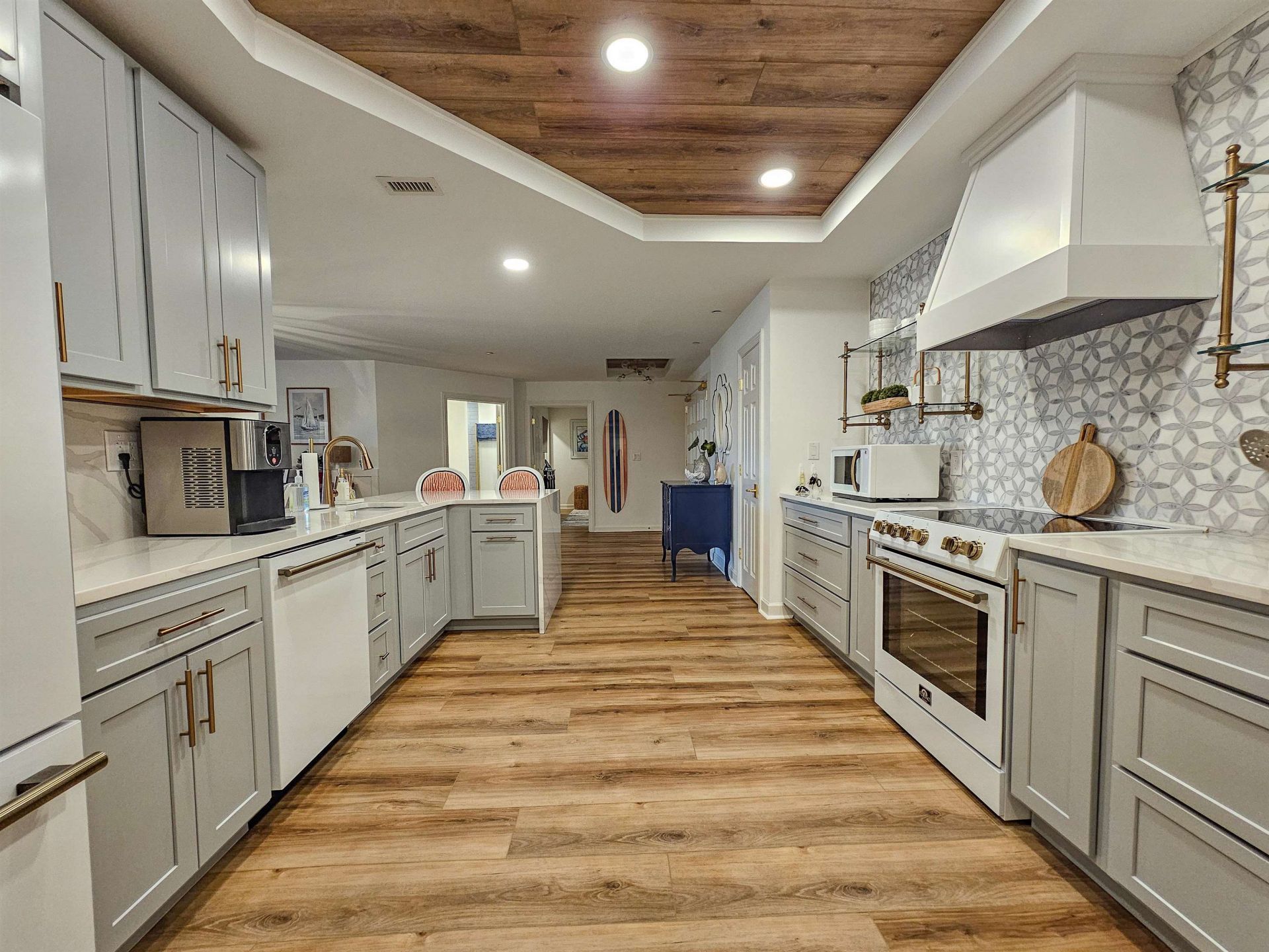 8500 Margate Circle  Photo 16