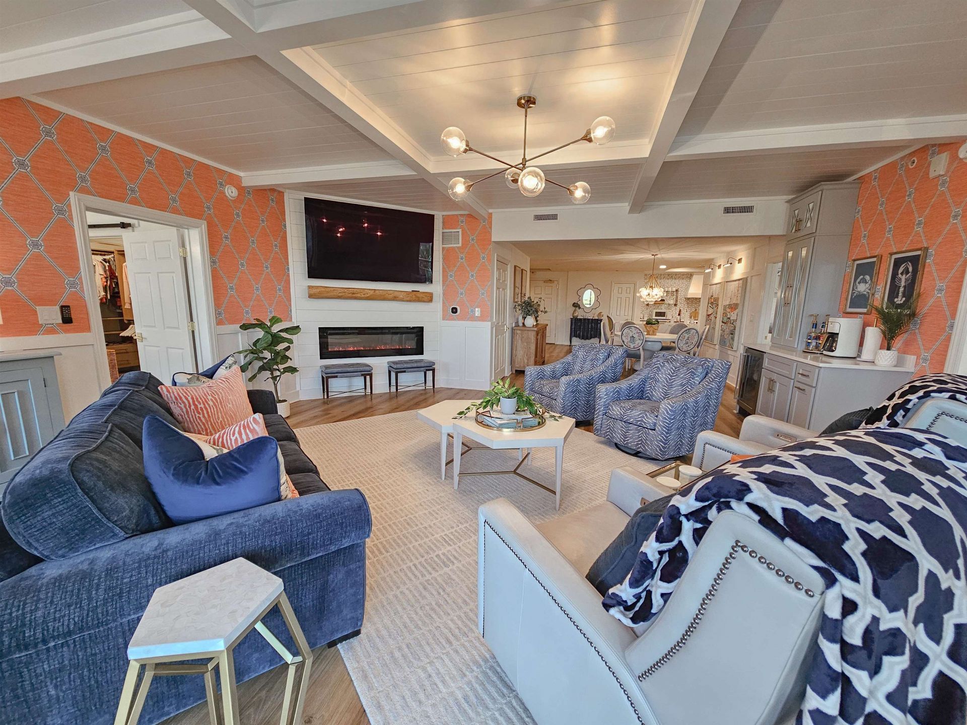 8500 Margate Circle  Photo 6