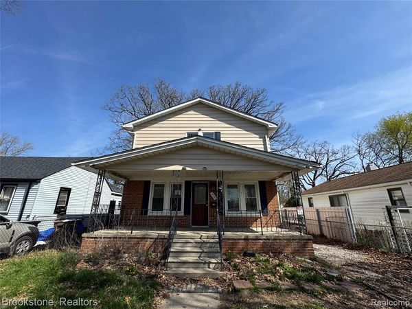 256 W Chicago Avenue , Pontiac, MI 48340
