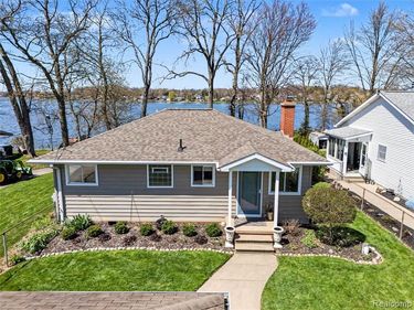 3504 Loon Lake Court, Fenton Twp, MI 48451