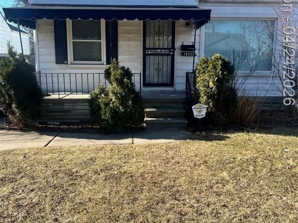 18558 Woodland Street, Harper Woods, MI 48225