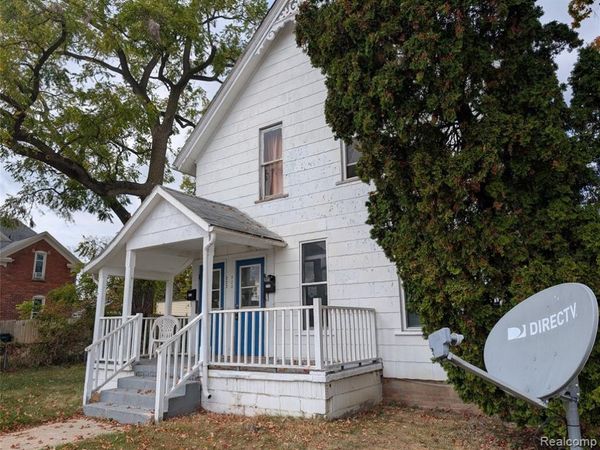 220 W Park Street , Lapeer, MI 48446