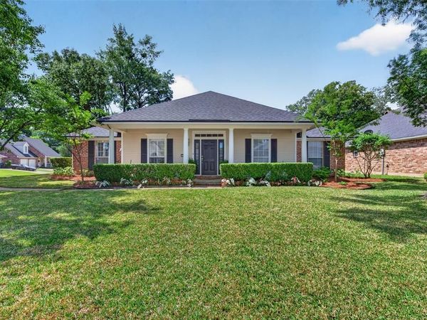 111 Hanging Moss Drive, Benton, LA 71006