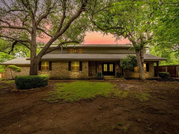 104 Wildwood Court , Azle, TX 76020