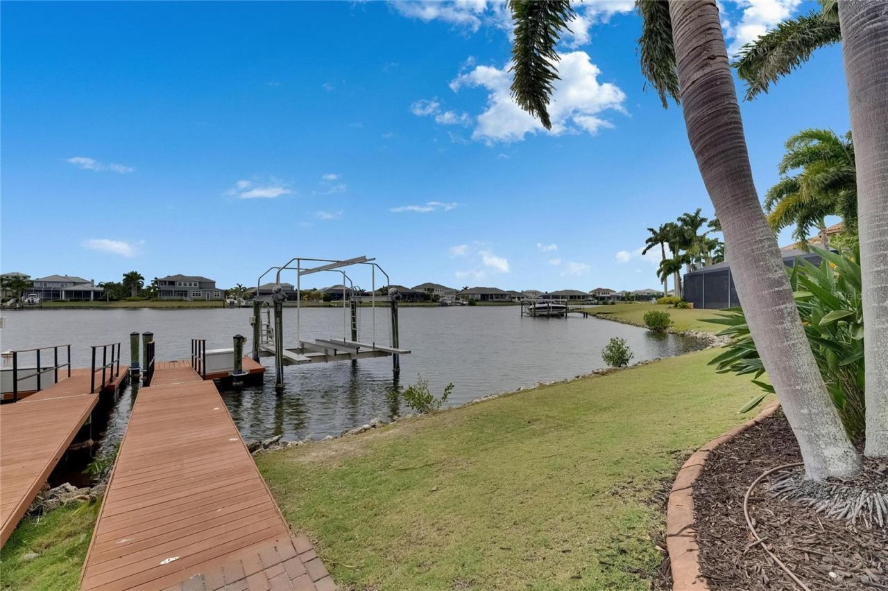 624 Balibay Road, Apollo Beach, FL 33572 Photo