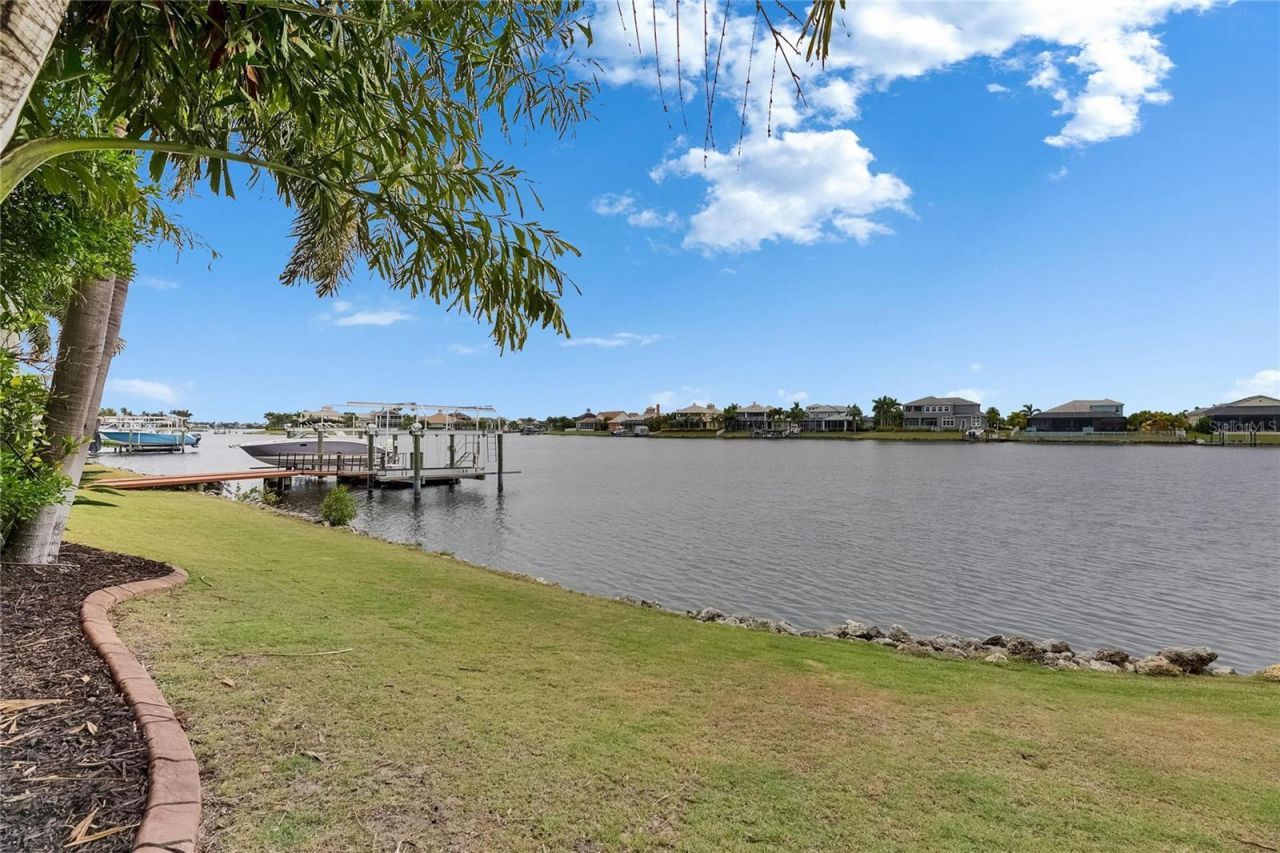 624 Balibay Road, Apollo Beach, FL 33572 Photo