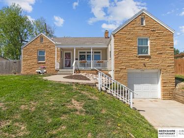 530 N 72nd Avenue , Omaha, NE 68114