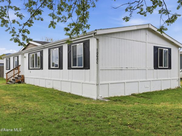 10600 N BENOIT ST , Hayden, ID 83835
