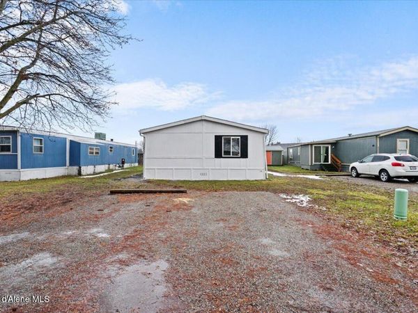 10600 N BENOIT ST , Hayden, ID 83835