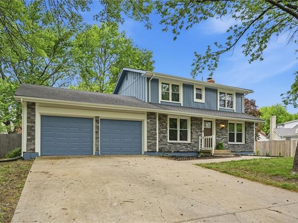 1021 S Clairborne Road, Olathe, KS 66062