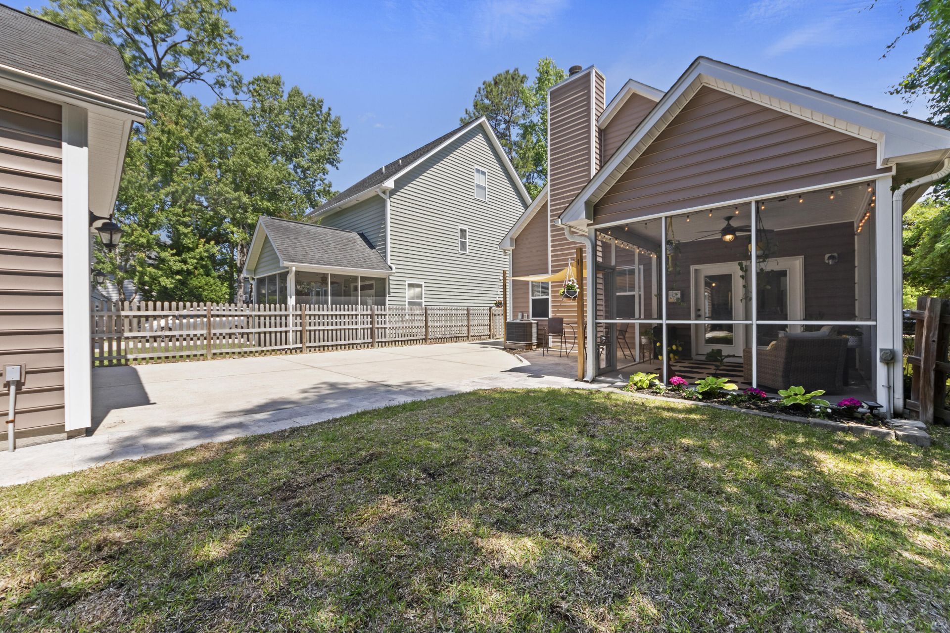 1439 Roustabout Way Photo 24