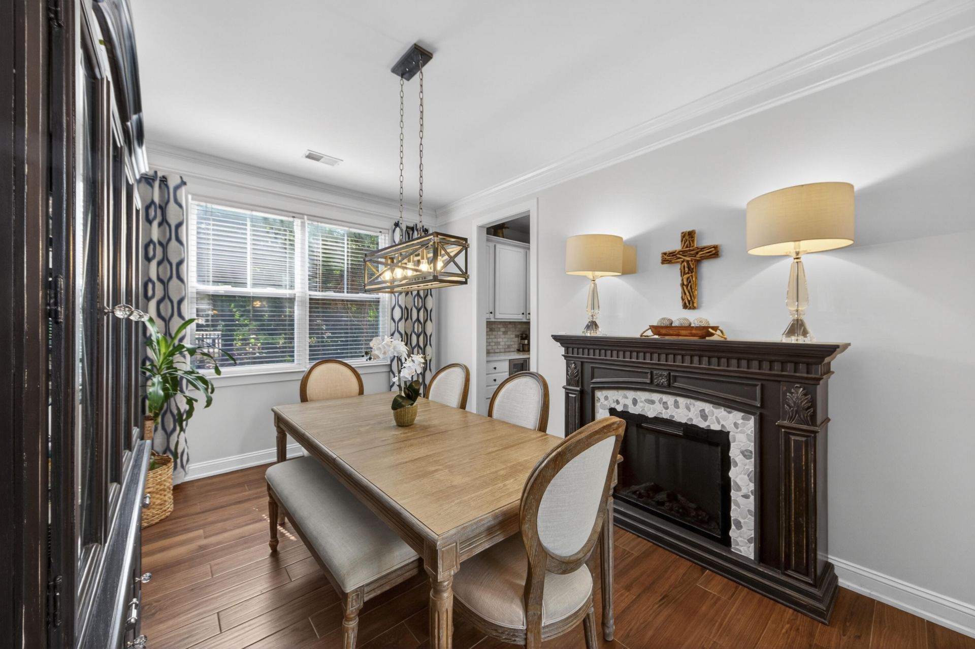 1439 Roustabout Way Photo 6