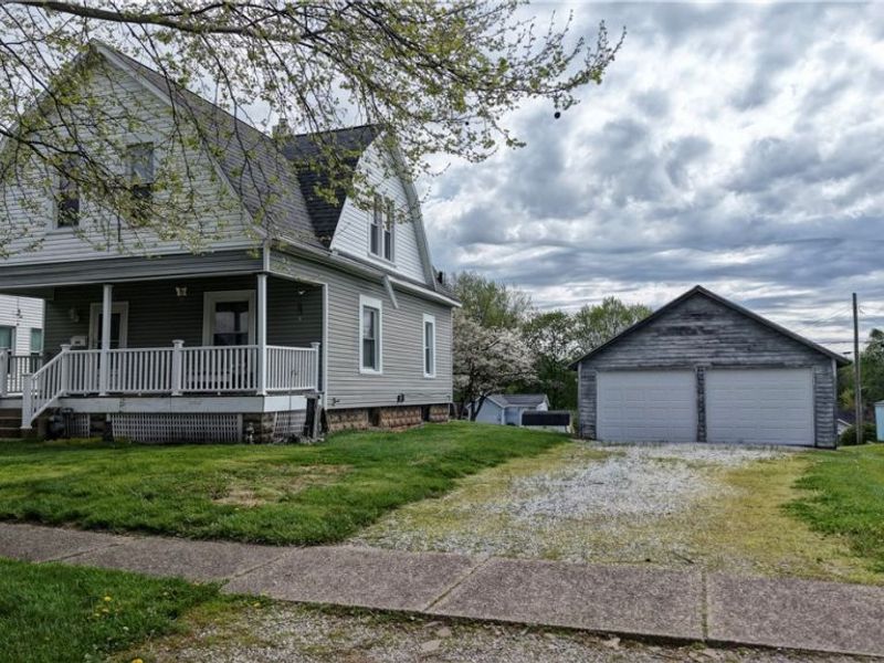 418 Jackson Avenue NE, Brewster, OH 44613 Photo 2