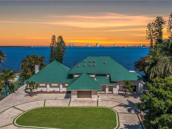 752 Overiver DR, NORTH FORT MYERS, FL 33903