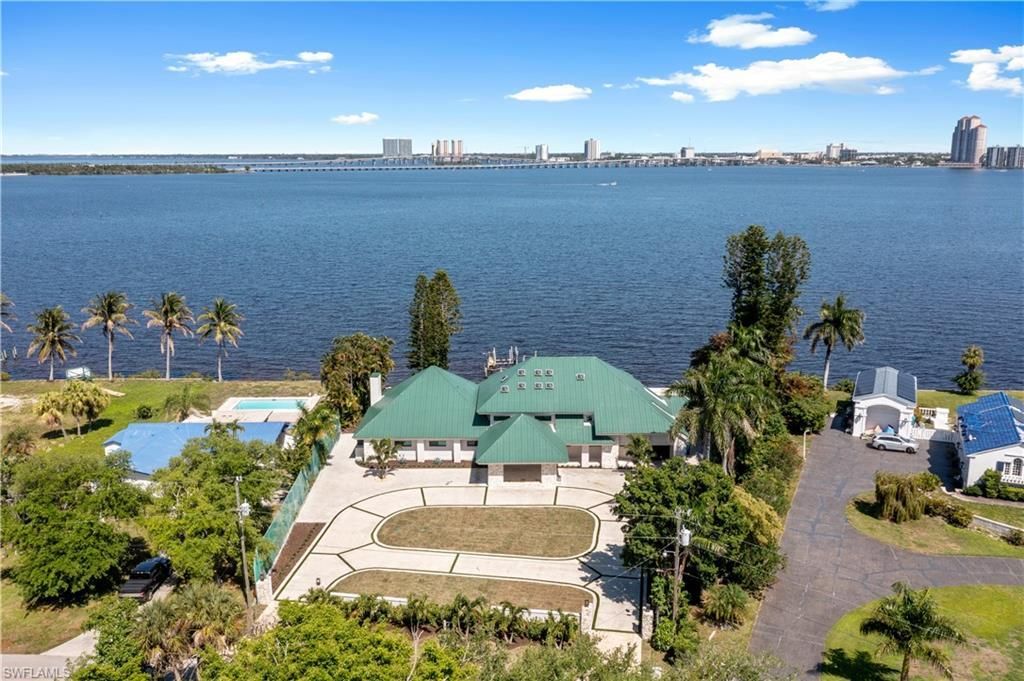 752 Overiver Dr, North Fort Myers, FL 33903 Photo