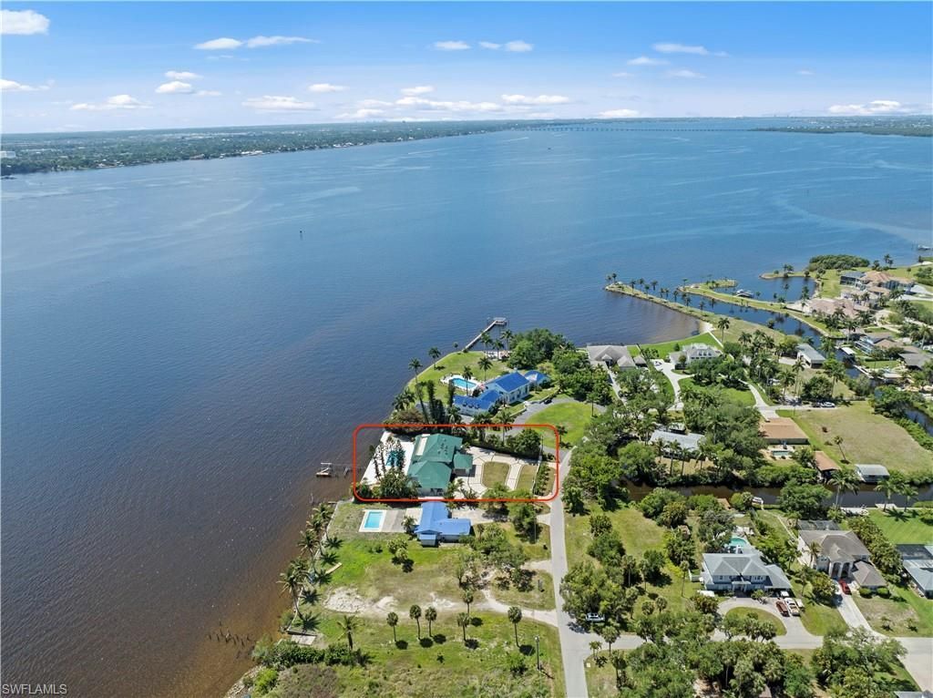 752 Overiver Dr, North Fort Myers, FL 33903 Photo