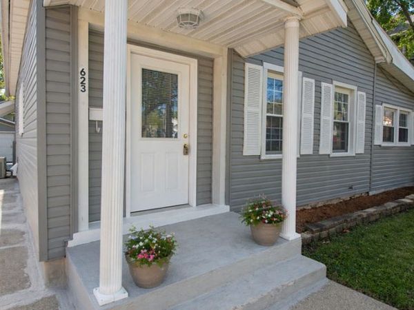 623 N Ottawa Avenue , Dixon, IL 61021