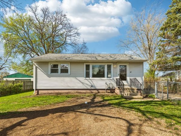 2716 Mohawk Road , Waukegan, IL 60087