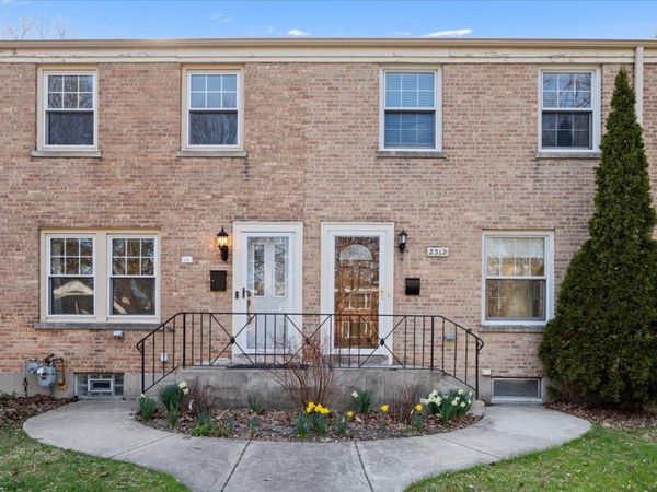 2310 Brown Avenue , Evanston, IL 60201