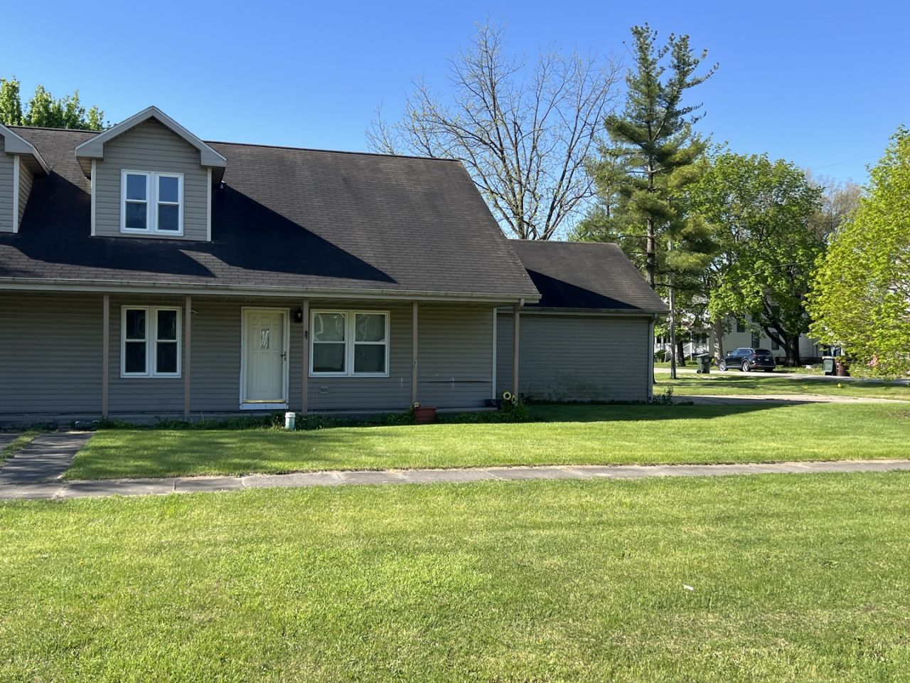 112 W Washington Street, Unit 1, Gardner, IL 60424 Main Photo