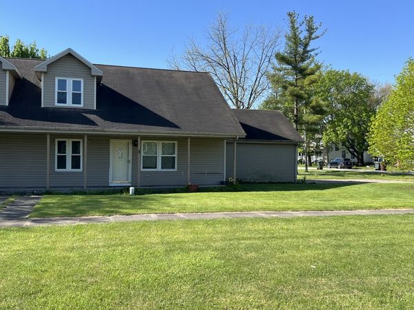 112 W Washington Street, Unit 1, Gardner, IL 60424