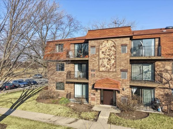 113 W Brandon Court , Unit E31, Palatine, IL 60067