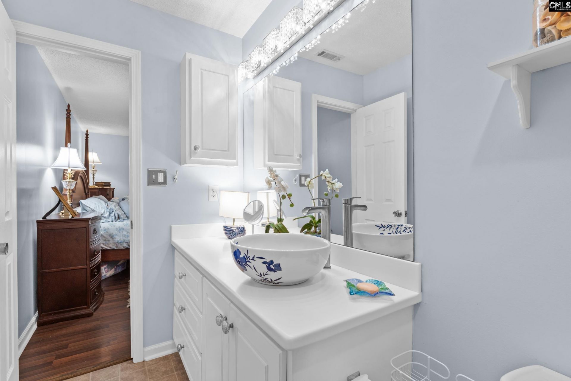 130 Thorn Tree Lane Photo 4