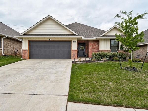 3909 Lynne Avenue, Edmond, OK 73012