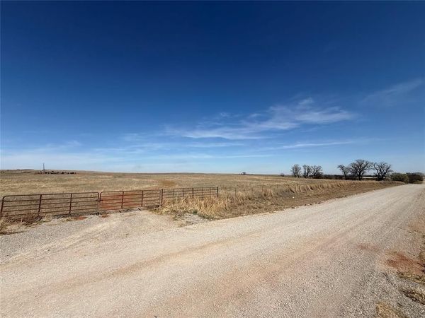 N 34 Hwy Road, Elk City, OK 73644